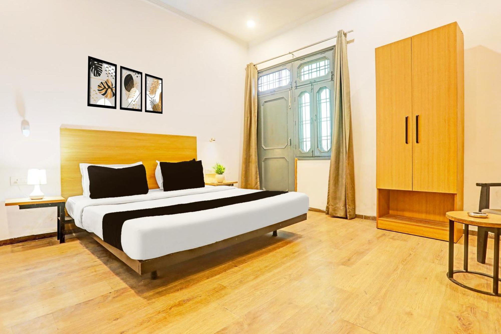 Super Townhouse Vijay Khand Gomti Nagar Lucknow Esterno foto