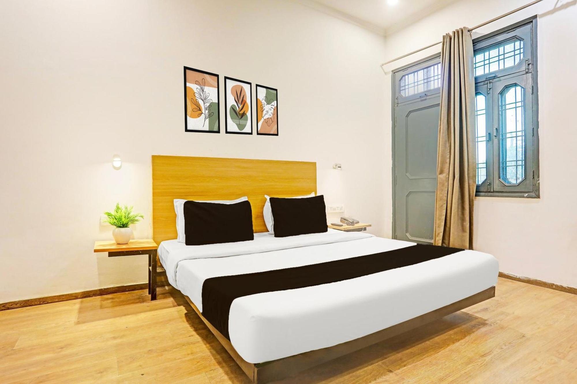 Super Townhouse Vijay Khand Gomti Nagar Lucknow Esterno foto