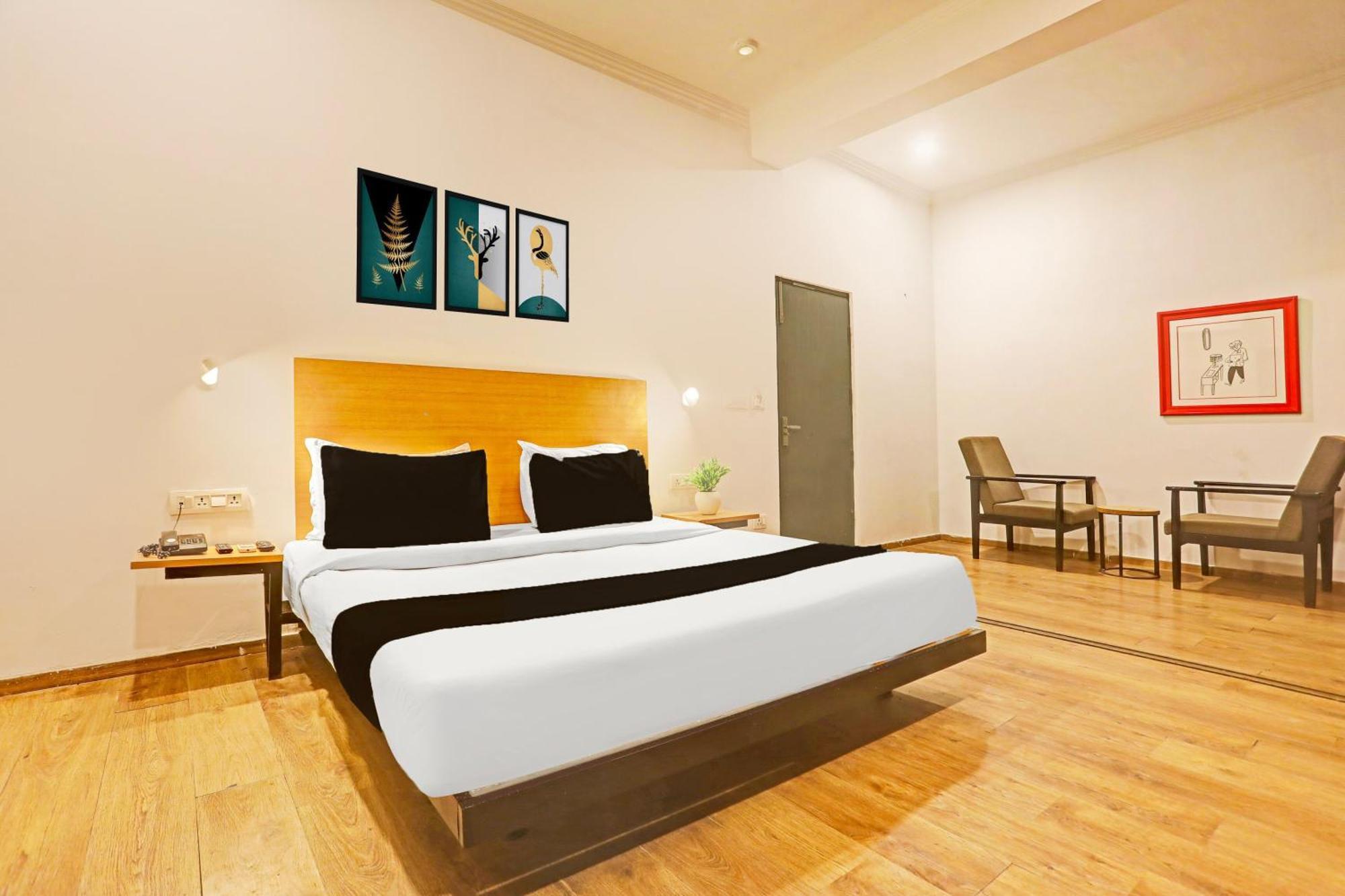 Super Townhouse Vijay Khand Gomti Nagar Lucknow Esterno foto