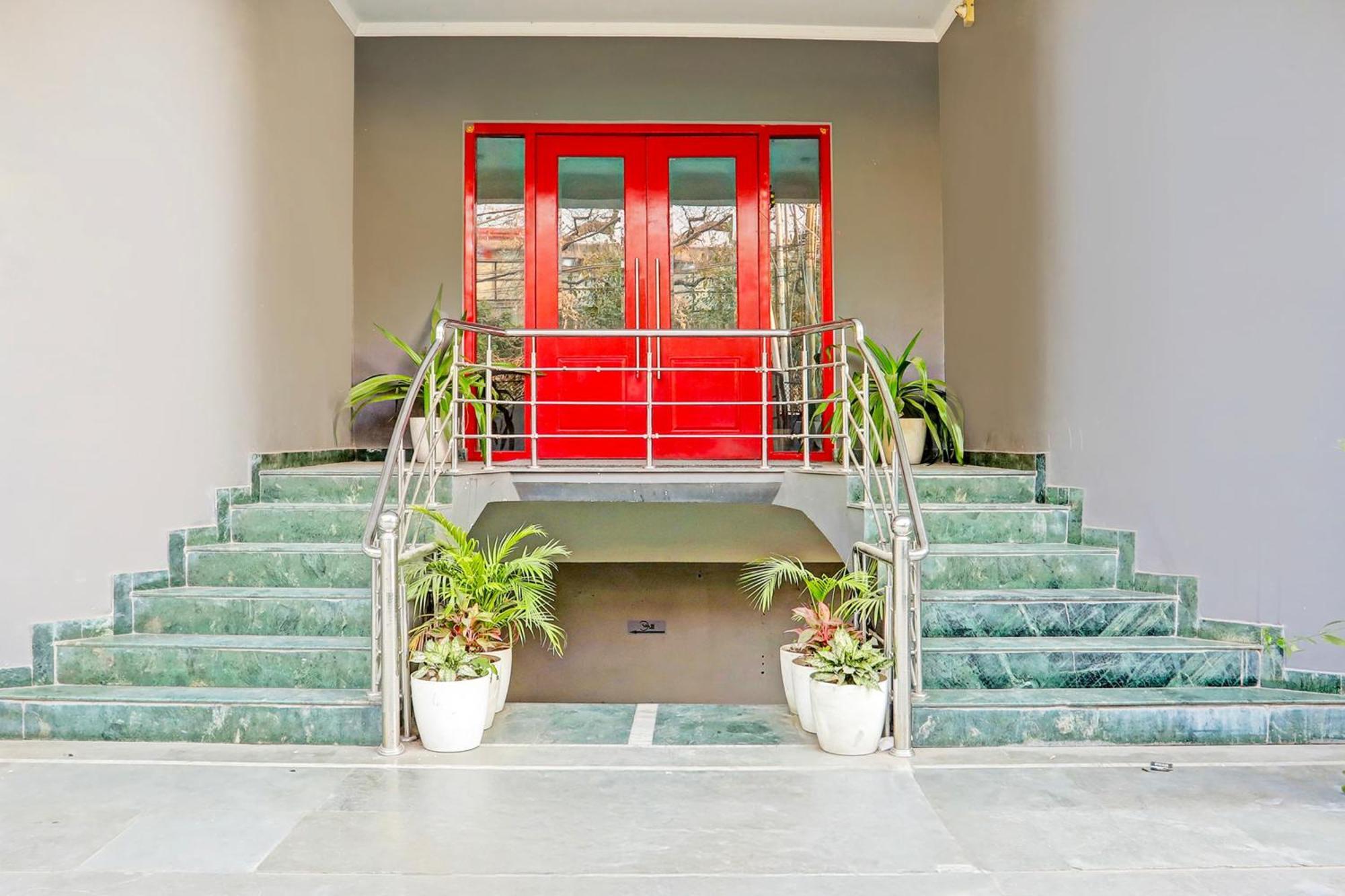 Super Townhouse Vijay Khand Gomti Nagar Lucknow Esterno foto