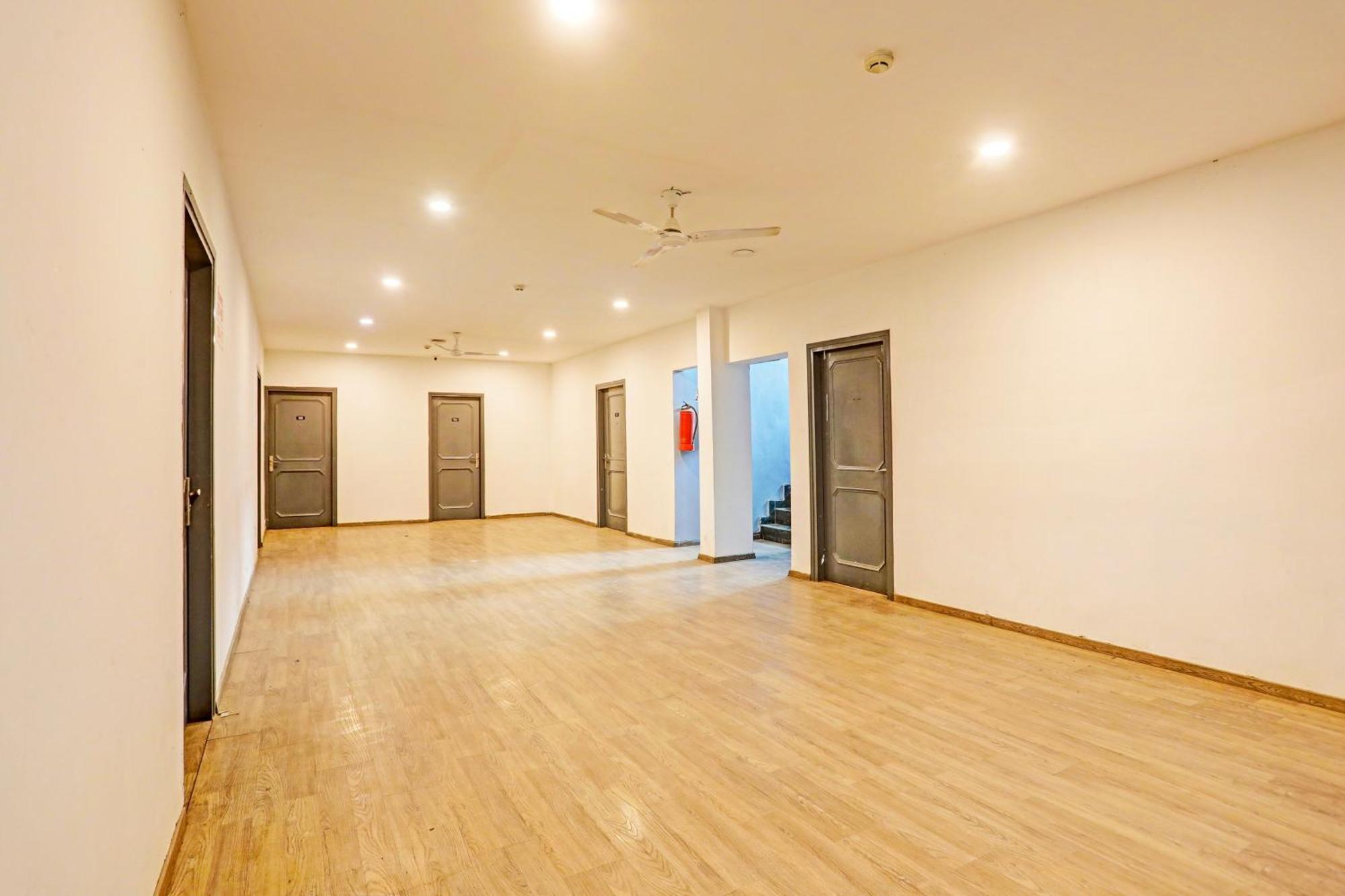 Super Townhouse Vijay Khand Gomti Nagar Lucknow Esterno foto