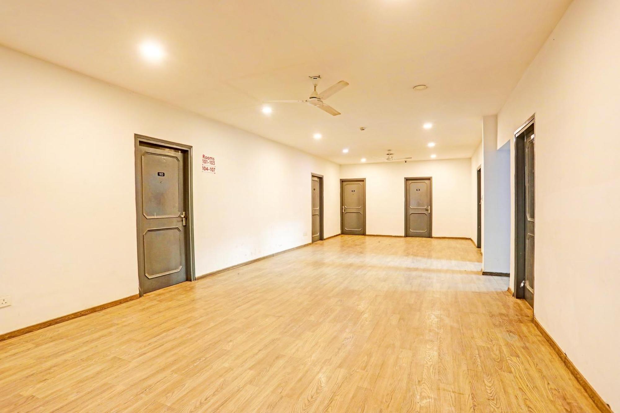 Super Townhouse Vijay Khand Gomti Nagar Lucknow Esterno foto